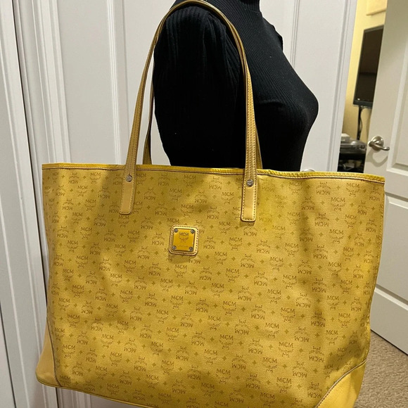 MCM Jumbo Shopping Tote Bag - Picture 16 of 16